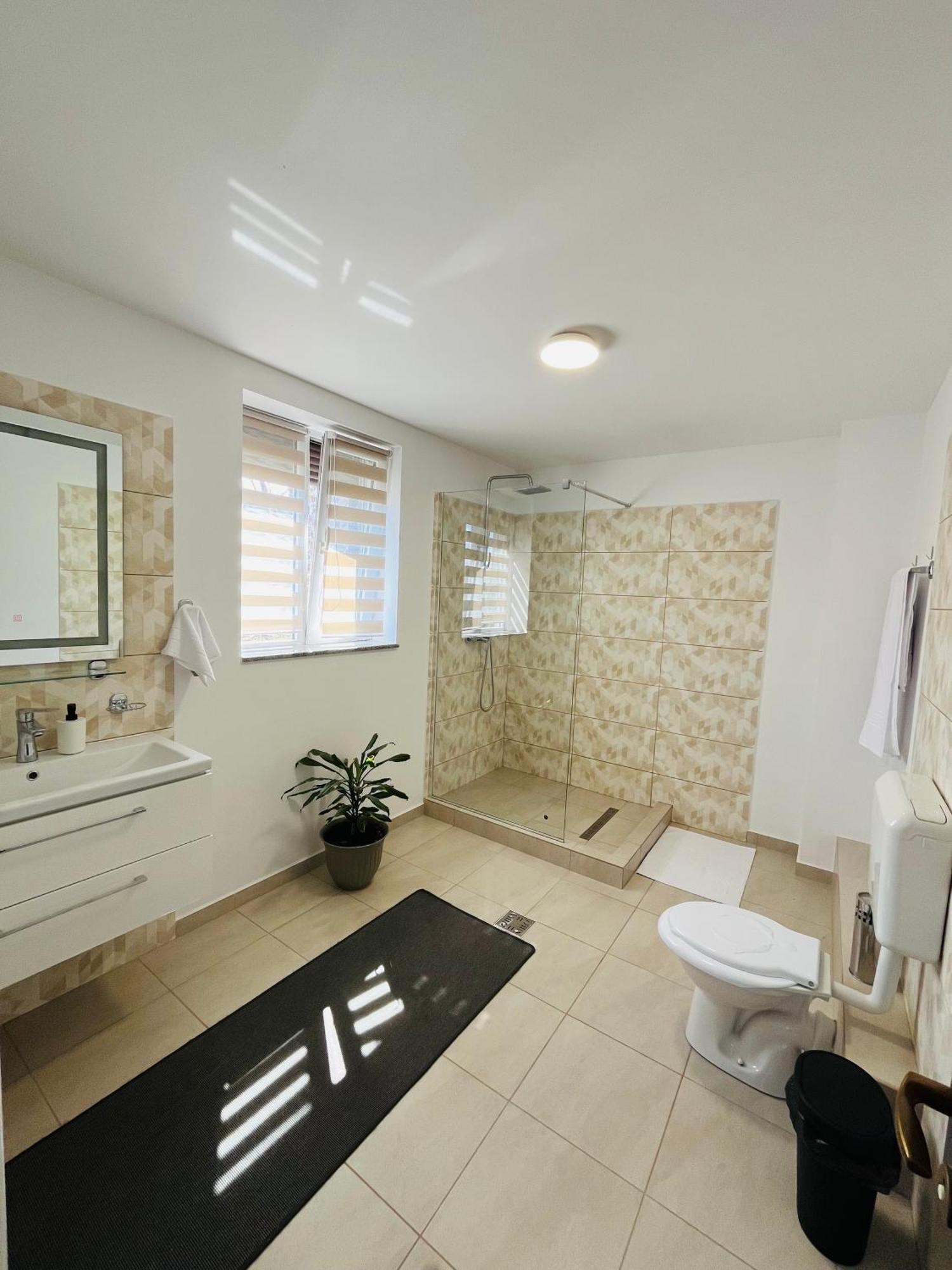 Random House Hotel บราชอฟ ภายนอก รูปภาพ